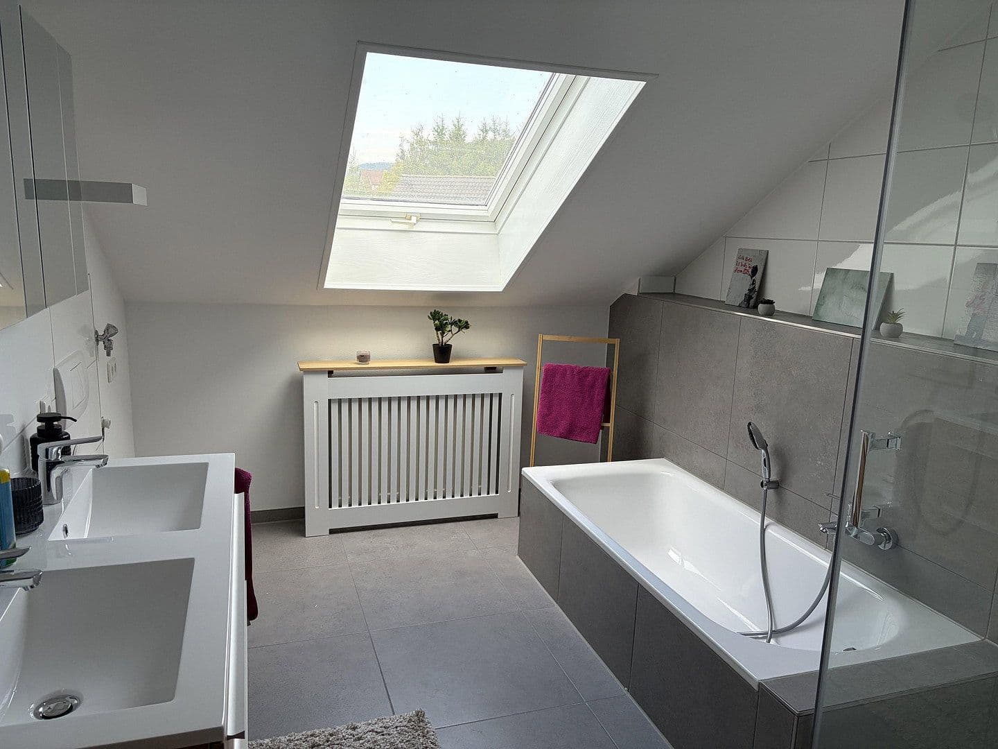 Prenájom bytu 3-izbový 100 m², Am Mittelbach 8, Ratshausen, Bádensko-Wurttembersko Prenájom bytu 3-izbový 100 m², Am Mittelbach 8, Ratshausen, Bádensko-Wurttembersko