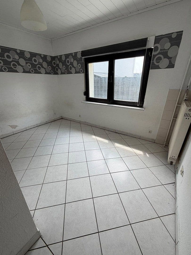 Prenájom domu 200 m², pozemok 250 m², Erlensee, Hesensko Prenájom domu 200 m², pozemok 250 m², Erlensee, Hesensko