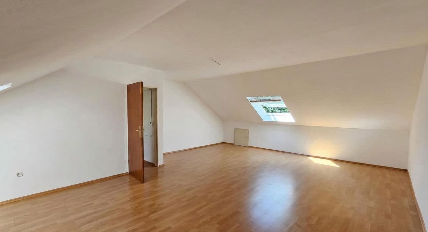 Predaj domu 130 m², pozemok 255 m², Im Buchwald 39, Heusenstamm, Hesensko Predaj domu 130 m², pozemok 255 m², Im Buchwald 39, Heusenstamm, Hesensko