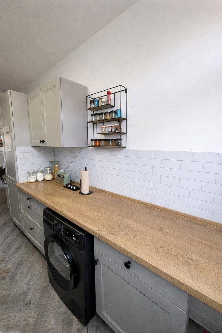 Prenájom bytu 4-izbový 128 m², Thiemstraße 10, Magdeburg, Sasko-Anhaltsko Prenájom bytu 4-izbový 128 m², Thiemstraße 10, Magdeburg, Sasko-Anhaltsko
