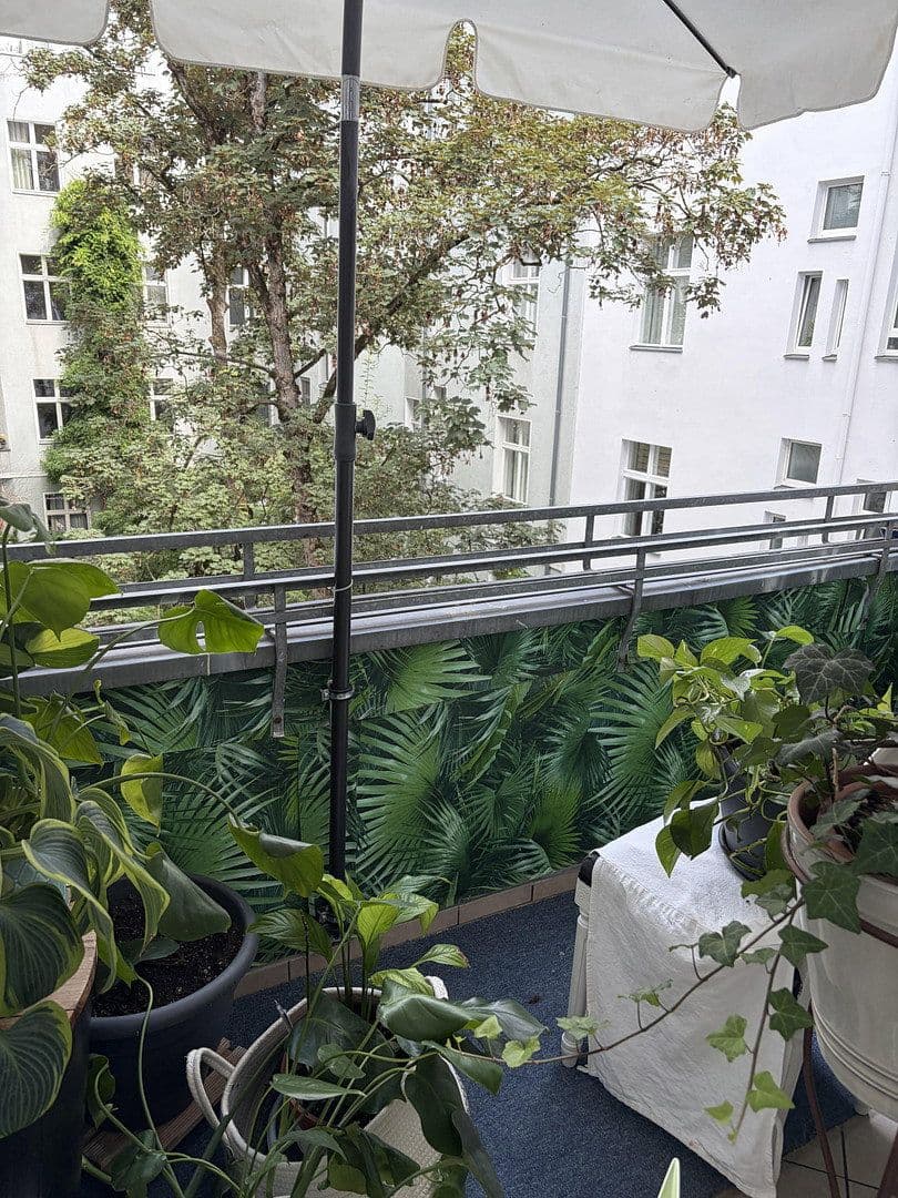 Prenájom bytu 3-izbový 80 m², Hektor Straße 21, Charlottenburg, Berlín Prenájom bytu 3-izbový 80 m², Hektor Straße 21, Charlottenburg, Berlín