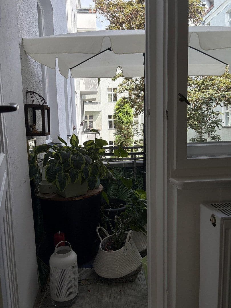 Prenájom bytu 3-izbový 80 m², Hektor Straße 21, Charlottenburg, Berlín Prenájom bytu 3-izbový 80 m², Hektor Straße 21, Charlottenburg, Berlín