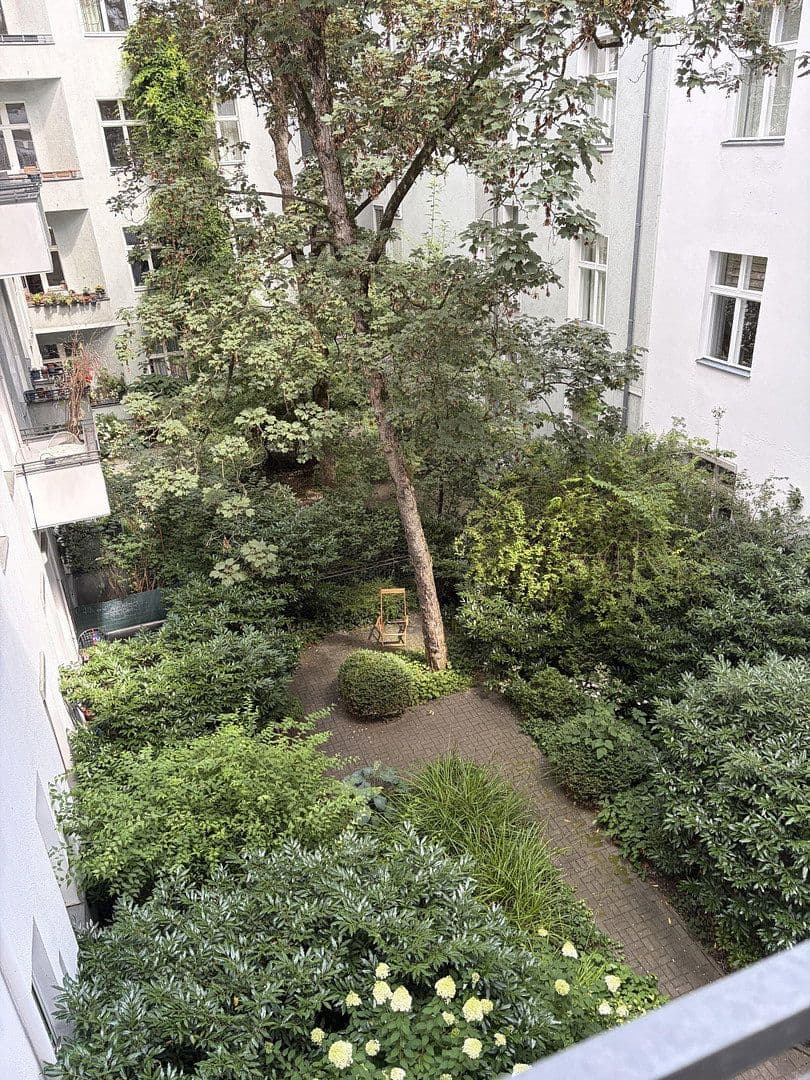 Prenájom bytu 3-izbový 80 m², Hektor Straße 21, Charlottenburg, Berlín Prenájom bytu 3-izbový 80 m², Hektor Straße 21, Charlottenburg, Berlín