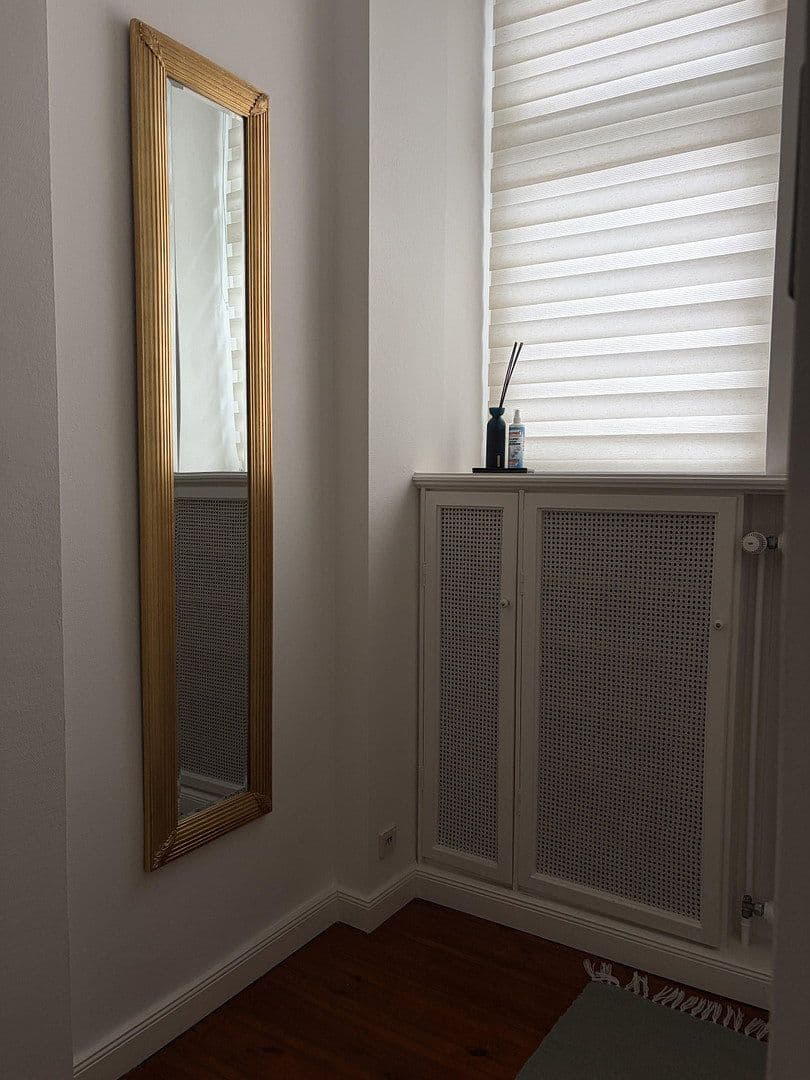 Prenájom bytu 3-izbový 80 m², Hektor Straße 21, Charlottenburg, Berlín Prenájom bytu 3-izbový 80 m², Hektor Straße 21, Charlottenburg, Berlín