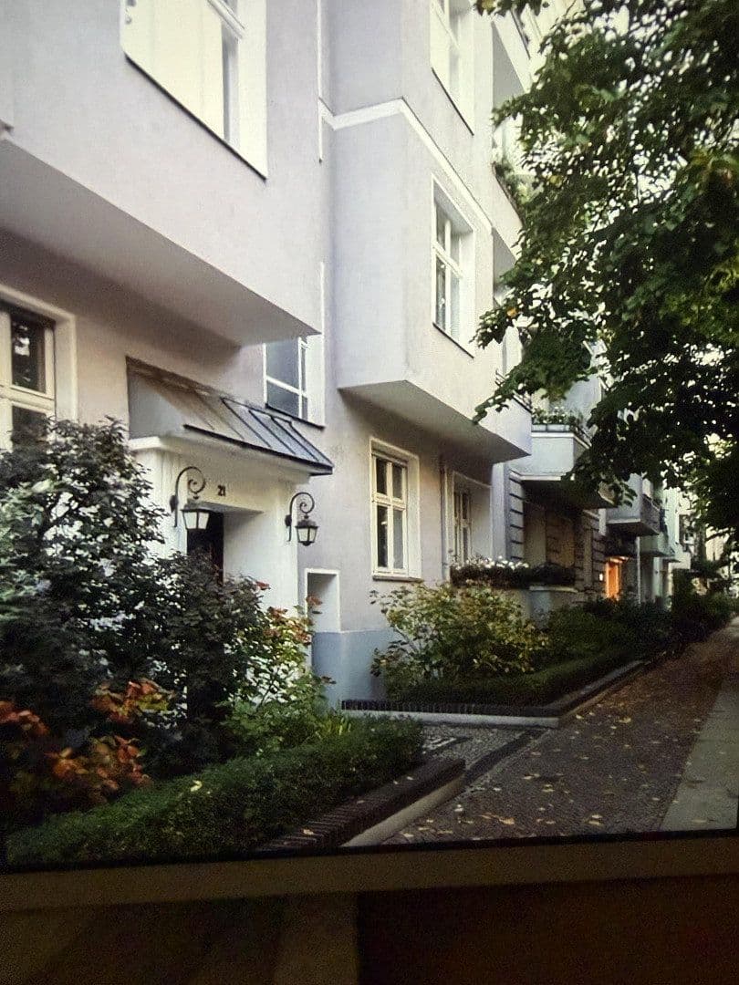Prenájom bytu 3-izbový 80 m², Hektor Straße 21, Charlottenburg, Berlín Prenájom bytu 3-izbový 80 m², Hektor Straße 21, Charlottenburg, Berlín