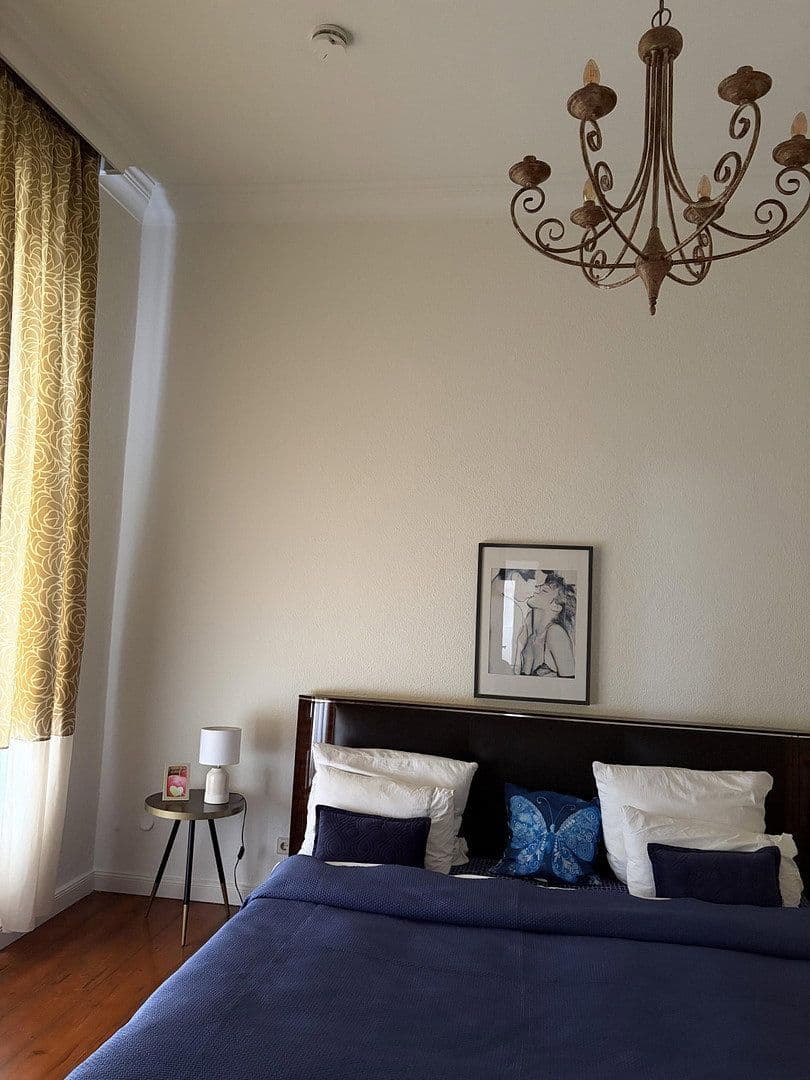 Prenájom bytu 3-izbový 80 m², Hektor Straße 21, Charlottenburg, Berlín Prenájom bytu 3-izbový 80 m², Hektor Straße 21, Charlottenburg, Berlín