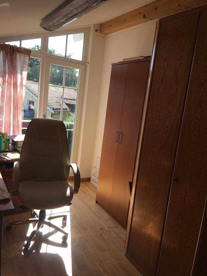 Prenájom bytu 5-izbový 126 m², Elkofener Weg 23, Grafing, Bavorsko Prenájom bytu 5-izbový 126 m², Elkofener Weg 23, Grafing, Bavorsko
