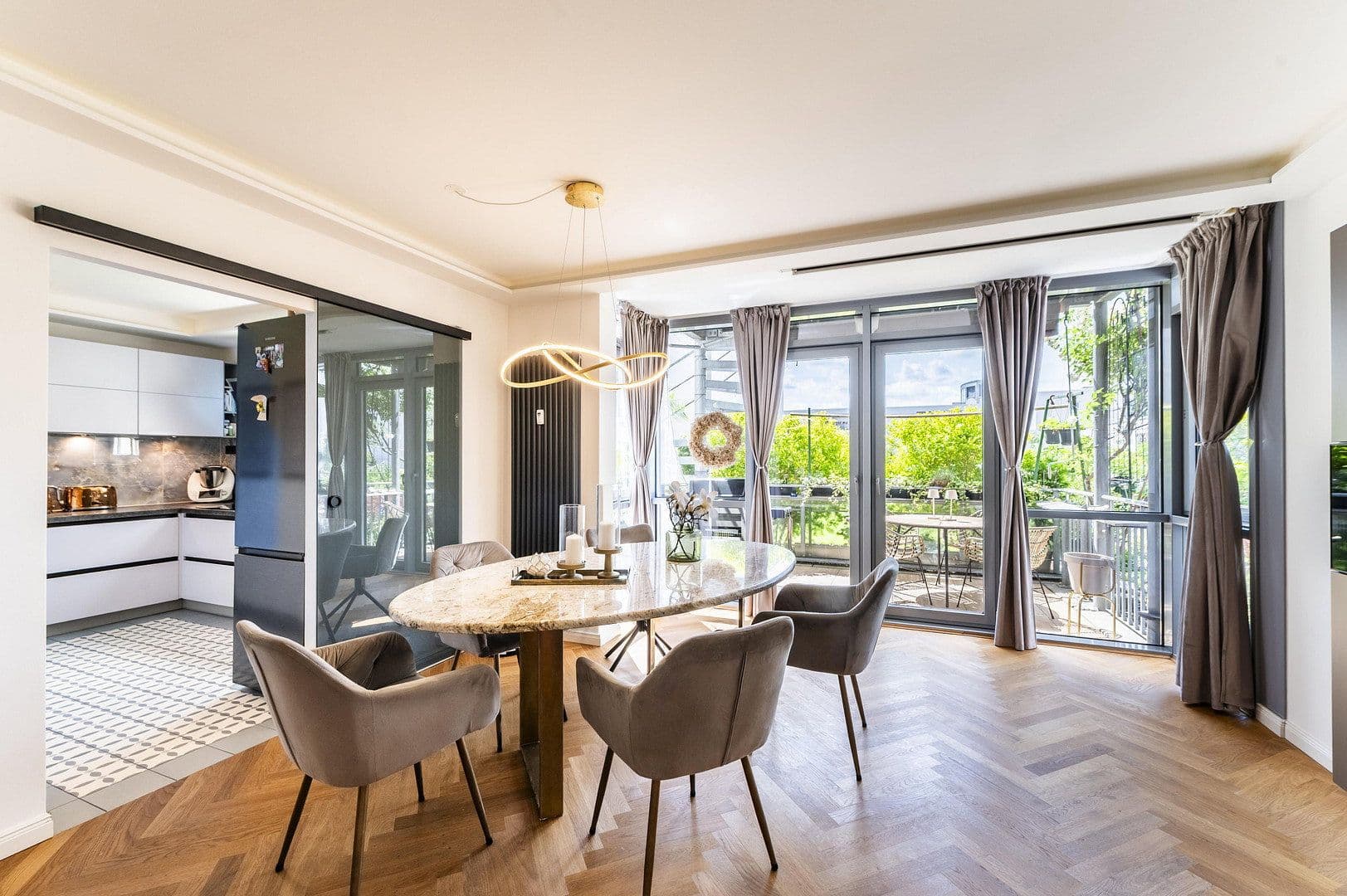 Predaj bytu 3-izbový 86 m², Dresden, Sasko Predaj bytu 3-izbový 86 m², Dresden, Sasko