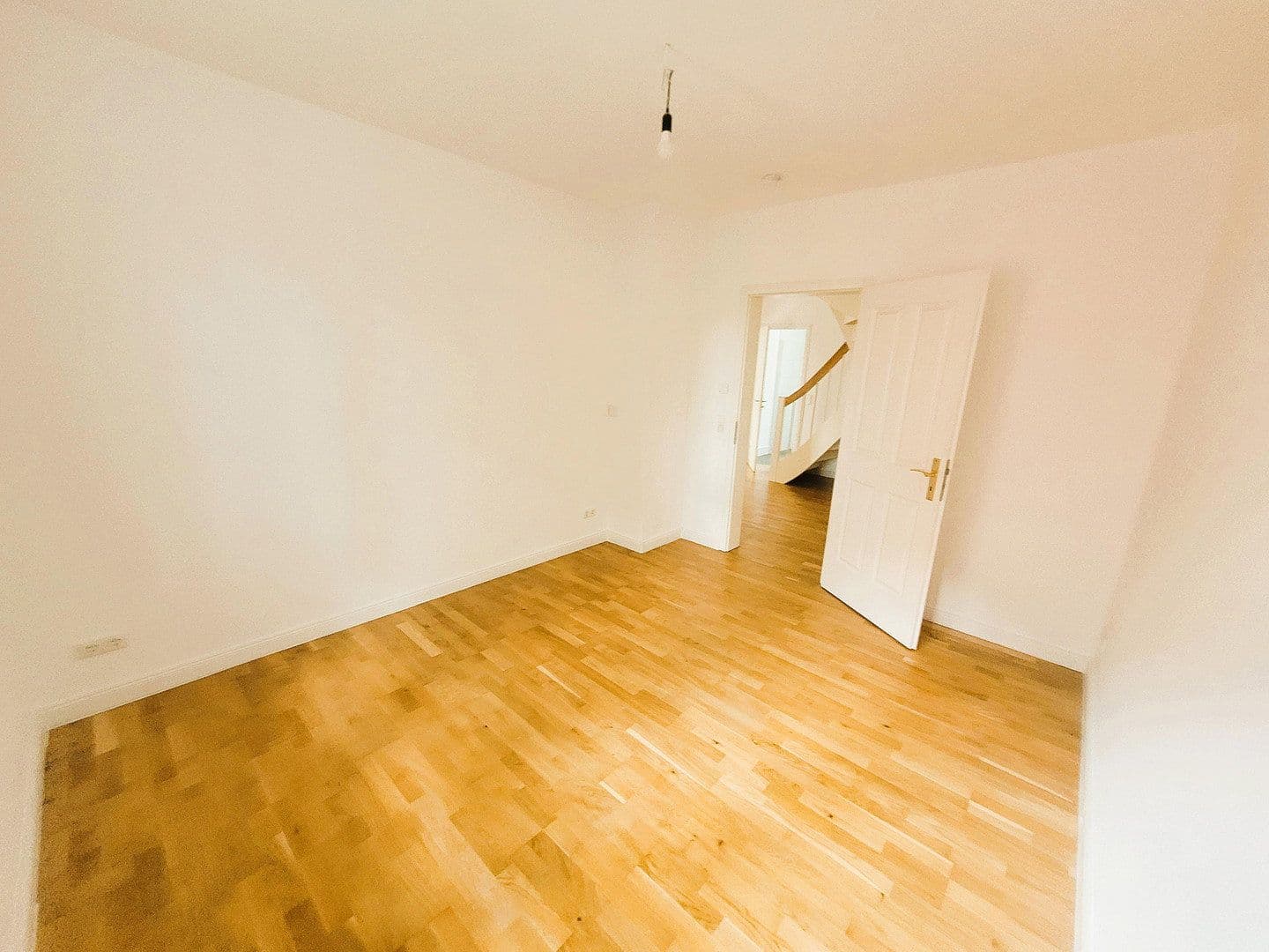 Predaj bytu 5-izbový 113 m², Genovevastraße 6, Berlin, Berlín Predaj bytu 5-izbový 113 m², Genovevastraße 6, Berlin, Berlín