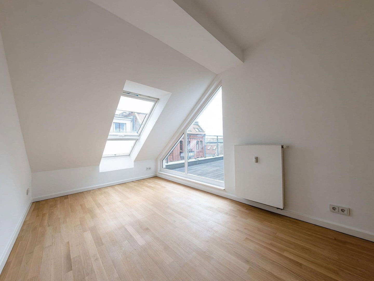 Predaj bytu 3-izbový 107 m², Berlin, Berlín Predaj bytu 3-izbový 107 m², Berlin, Berlín