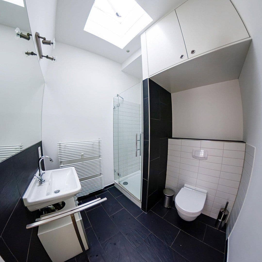 Predaj bytu 3-izbový 107 m², Berlin, Berlín Predaj bytu 3-izbový 107 m², Berlin, Berlín