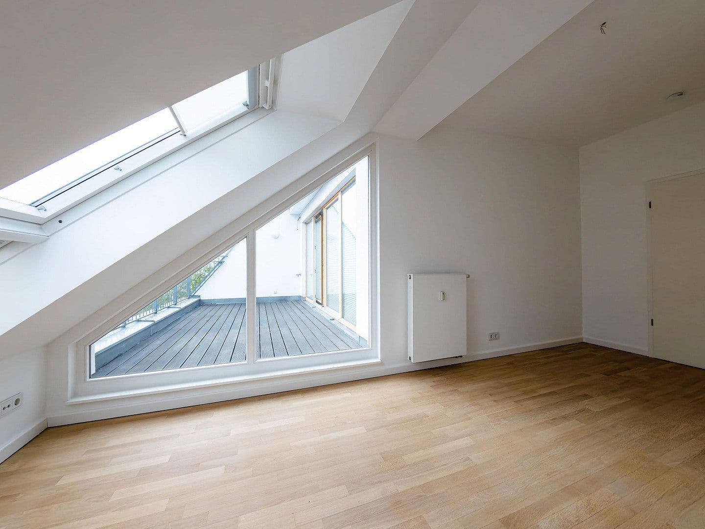Predaj bytu 3-izbový 107 m², Berlin, Berlín Predaj bytu 3-izbový 107 m², Berlin, Berlín