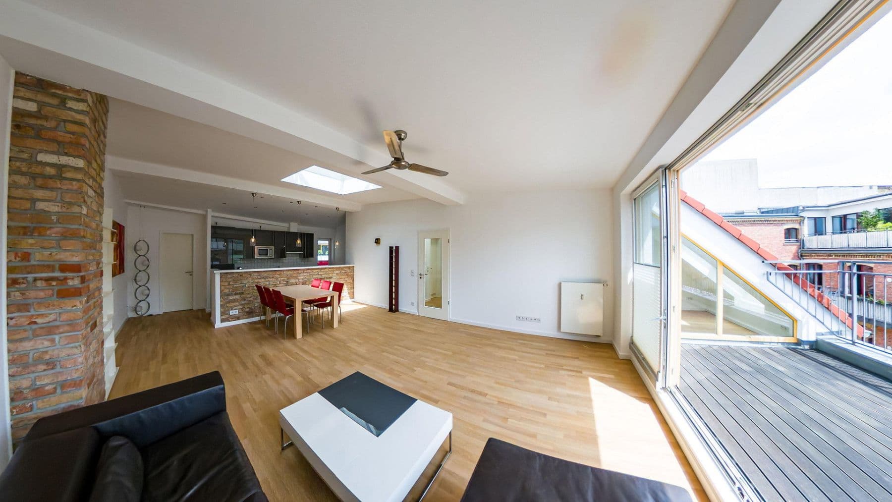 Predaj bytu 3-izbový 107 m², Berlin, Berlín Predaj bytu 3-izbový 107 m², Berlin, Berlín