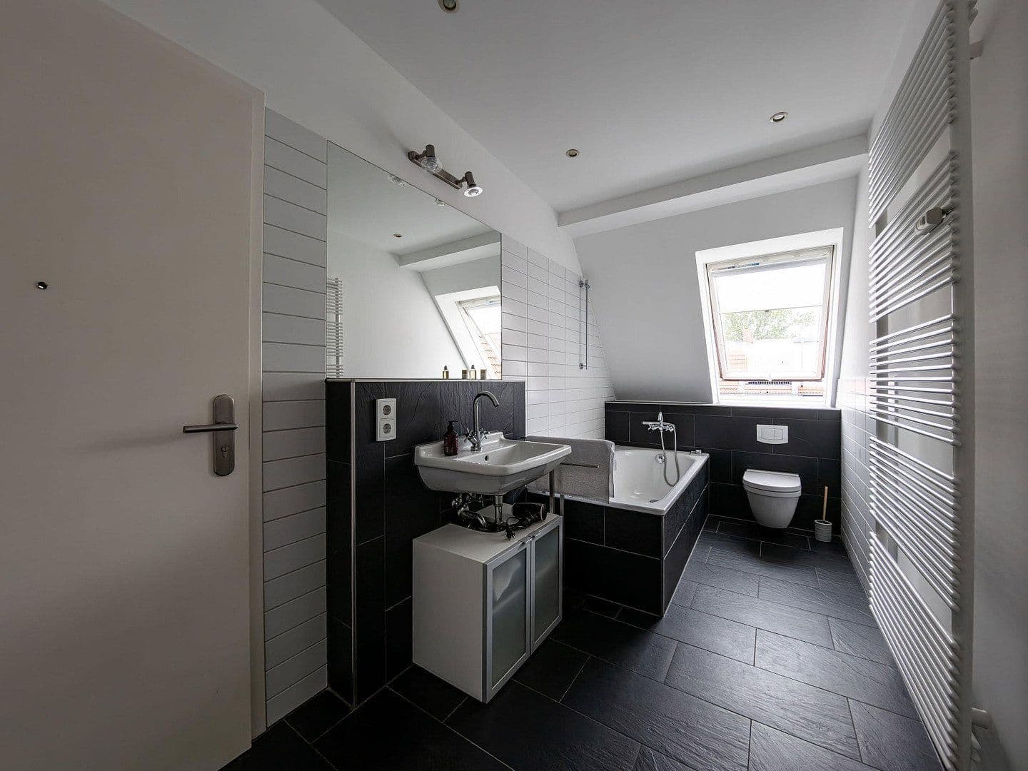 Predaj bytu 3-izbový 107 m², Berlin, Berlín Predaj bytu 3-izbový 107 m², Berlin, Berlín