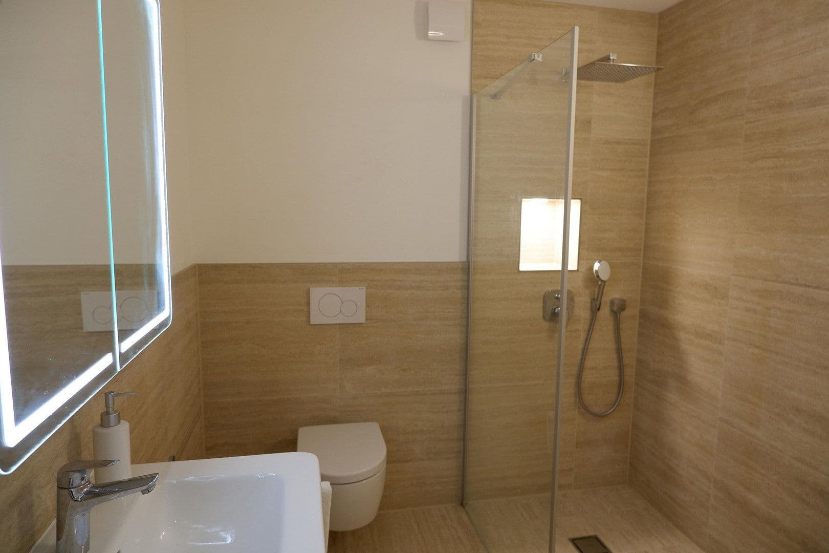 Prenájom bytu 2-izbový 58 m², Rappenberghalde 29, Tübingen, Bádensko-Wurttembersko Prenájom bytu 2-izbový 58 m², Rappenberghalde 29, Tübingen, Bádensko-Wurttembersko