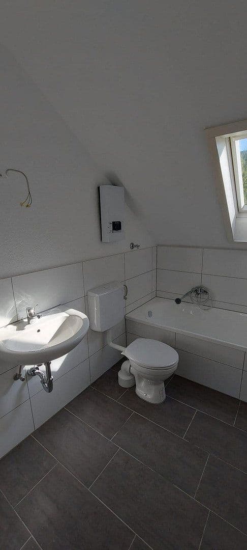 Prenájom bytu 2-izbový 62 m², Hasencleverstr. 18, Solingen, Severné Porýnie - Westfálsko Prenájom bytu 2-izbový 62 m², Hasencleverstr. 18, Solingen, Severné Porýnie - Westfálsko