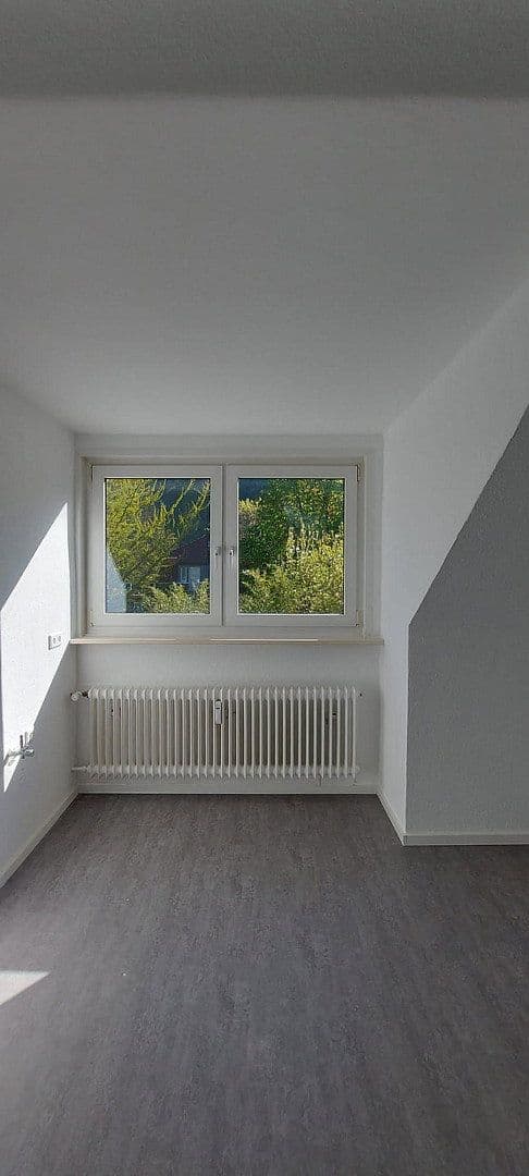 Prenájom bytu 2-izbový 62 m², Hasencleverstr. 18, Solingen, Severné Porýnie - Westfálsko Prenájom bytu 2-izbový 62 m², Hasencleverstr. 18, Solingen, Severné Porýnie - Westfálsko