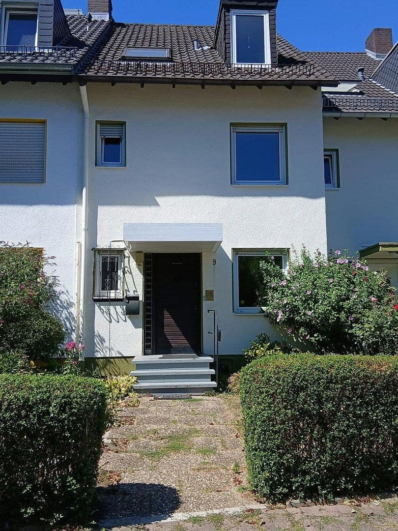Predaj domu 157 m², pozemok 154 m², Frankfurt am Main, Hesensko Predaj domu 157 m², pozemok 154 m², Frankfurt am Main, Hesensko