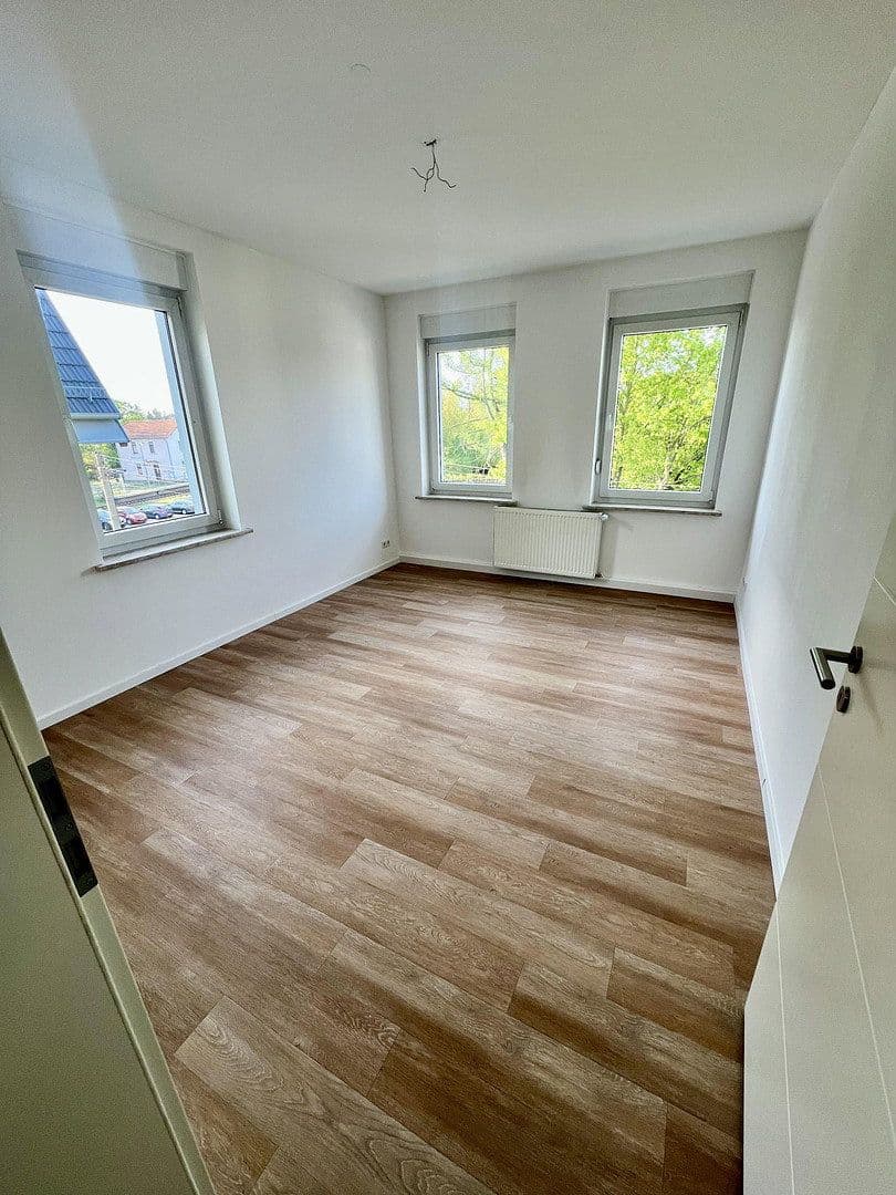 Prenájom bytu 4-izbový 106 m², Stötteritzer Landstraße 30, Leipzig, Sasko Prenájom bytu 4-izbový 106 m², Stötteritzer Landstraße 30, Leipzig, Sasko