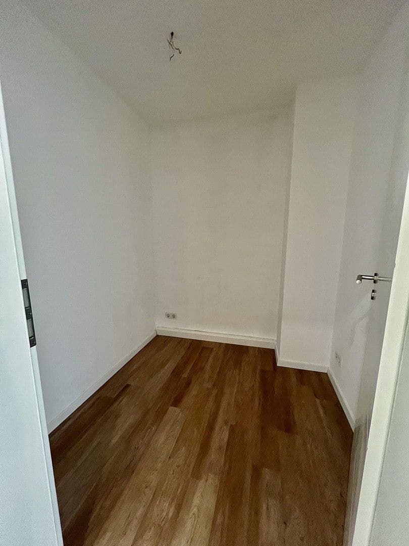 Prenájom bytu 4-izbový 106 m², Stötteritzer Landstraße 30, Leipzig, Sasko Prenájom bytu 4-izbový 106 m², Stötteritzer Landstraße 30, Leipzig, Sasko