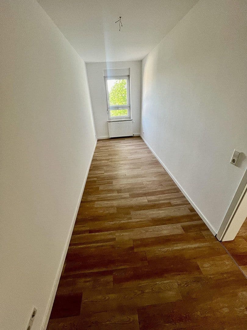 Prenájom bytu 4-izbový 106 m², Stötteritzer Landstraße 30, Leipzig, Sasko Prenájom bytu 4-izbový 106 m², Stötteritzer Landstraße 30, Leipzig, Sasko