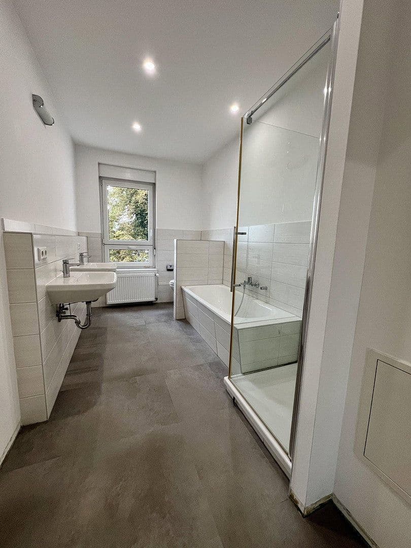 Prenájom bytu 4-izbový 106 m², Stötteritzer Landstraße 30, Leipzig, Sasko Prenájom bytu 4-izbový 106 m², Stötteritzer Landstraße 30, Leipzig, Sasko