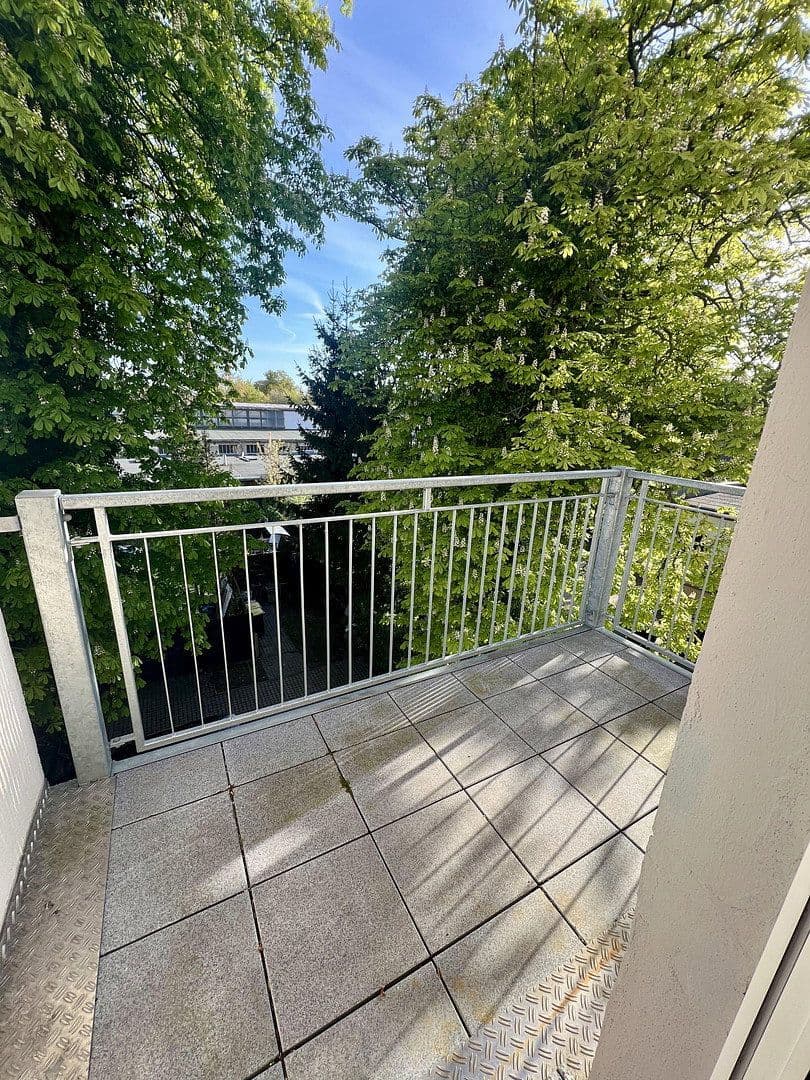Prenájom bytu 4-izbový 106 m², Stötteritzer Landstraße 30, Leipzig, Sasko Prenájom bytu 4-izbový 106 m², Stötteritzer Landstraße 30, Leipzig, Sasko