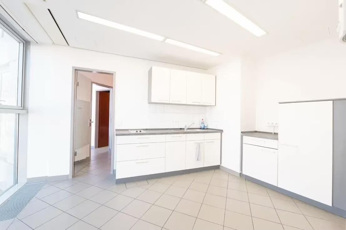 Prenájom kancelárie 214 m², Bahnhofsplatz 6, Koblenz, Porýnie-Falcko Prenájom kancelárie 214 m², Bahnhofsplatz 6, Koblenz, Porýnie-Falcko