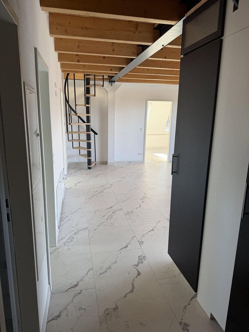 Prenájom bytu 4-izbový 111 m², Küfersteig 2, Berlin, Berlín Prenájom bytu 4-izbový 111 m², Küfersteig 2, Berlin, Berlín