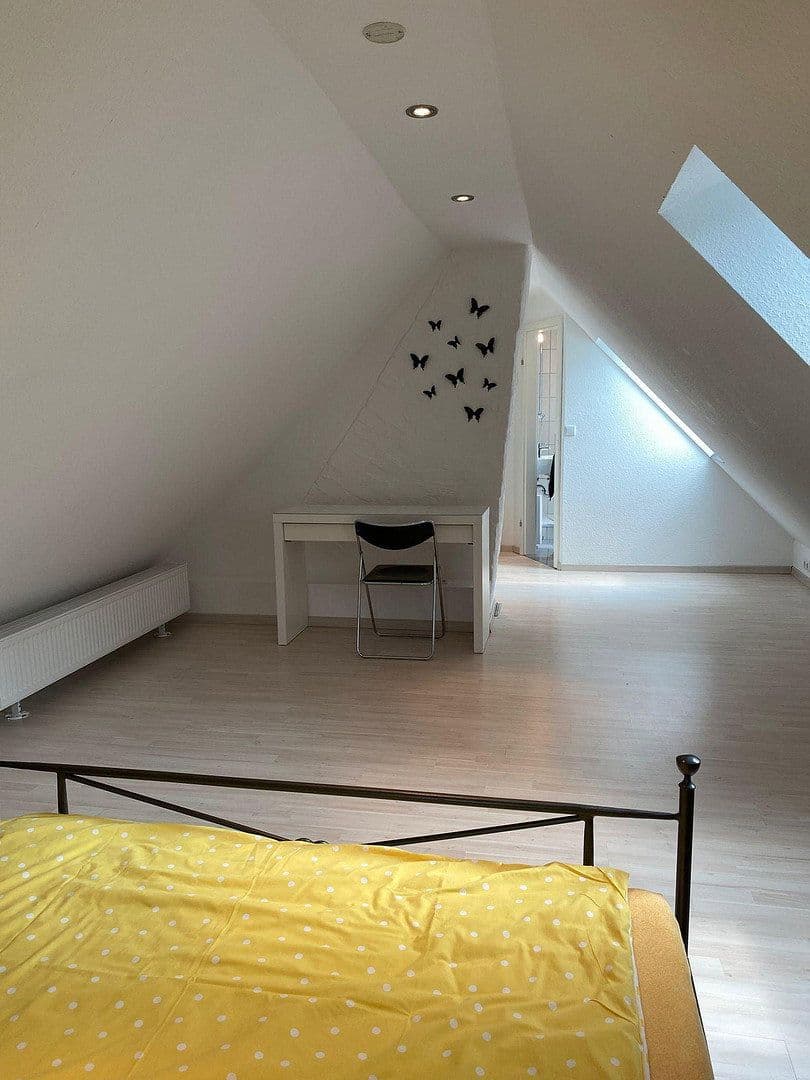Prenájom bytu 4-izbový 80 m², Sehnde, Dolné Sasko Prenájom bytu 4-izbový 80 m², Sehnde, Dolné Sasko