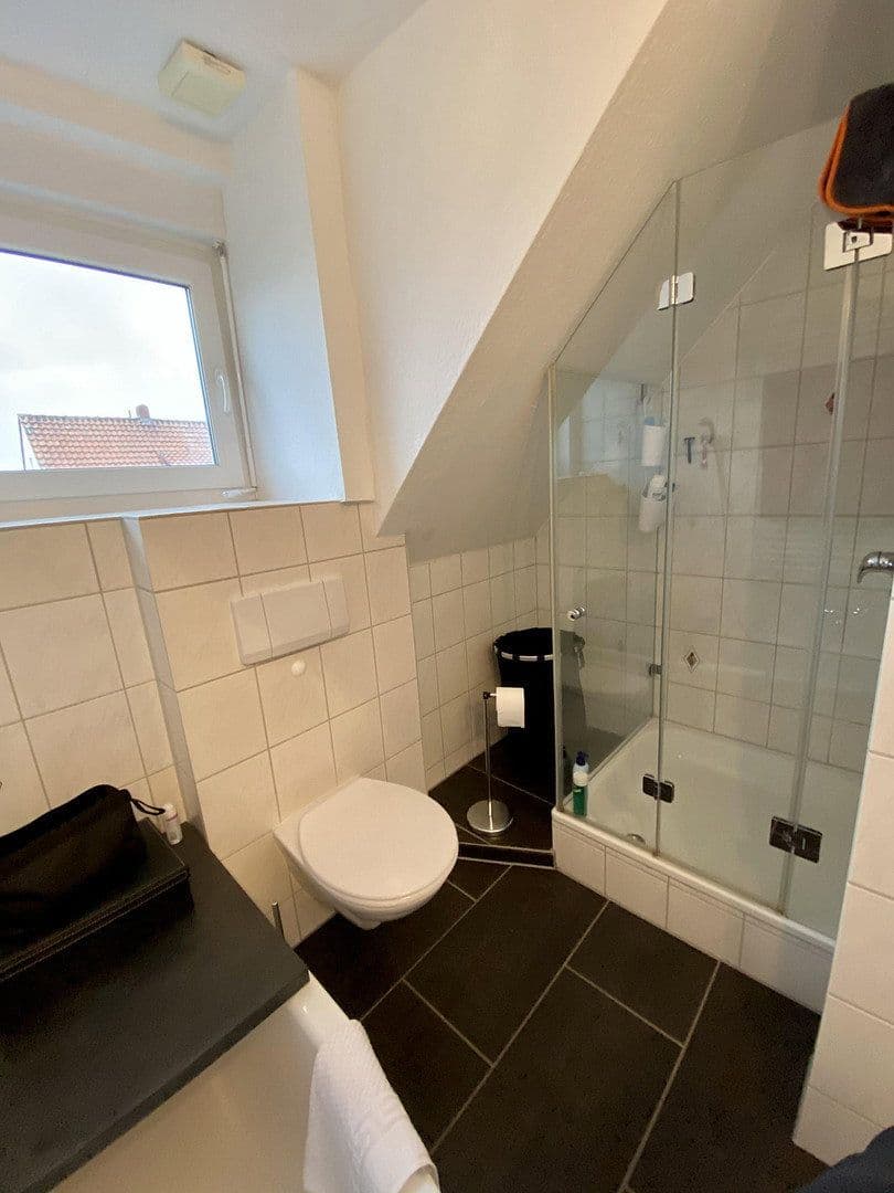 Prenájom bytu 4-izbový 80 m², Sehnde, Dolné Sasko Prenájom bytu 4-izbový 80 m², Sehnde, Dolné Sasko