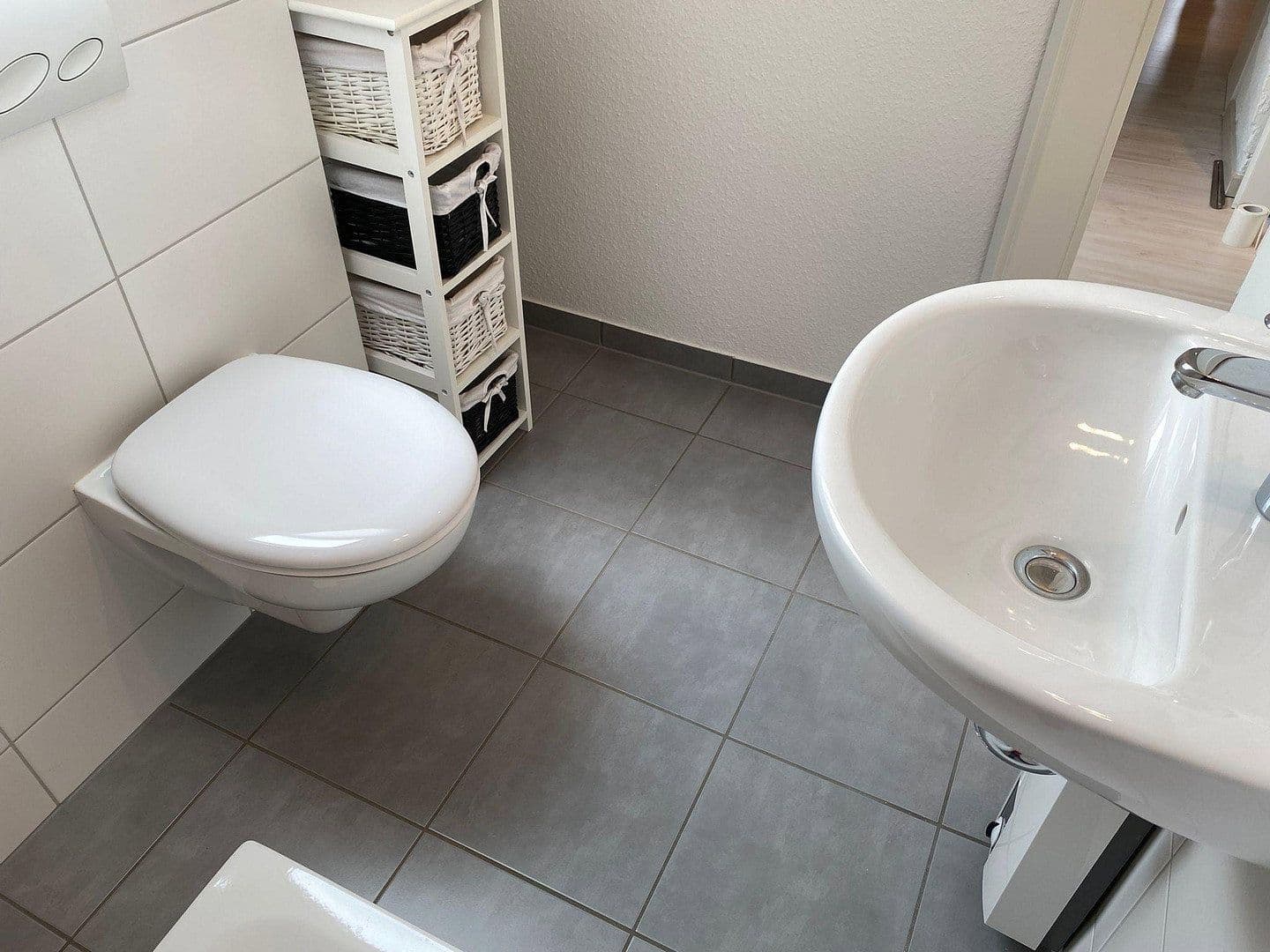 Prenájom bytu 4-izbový 80 m², Sehnde, Dolné Sasko Prenájom bytu 4-izbový 80 m², Sehnde, Dolné Sasko