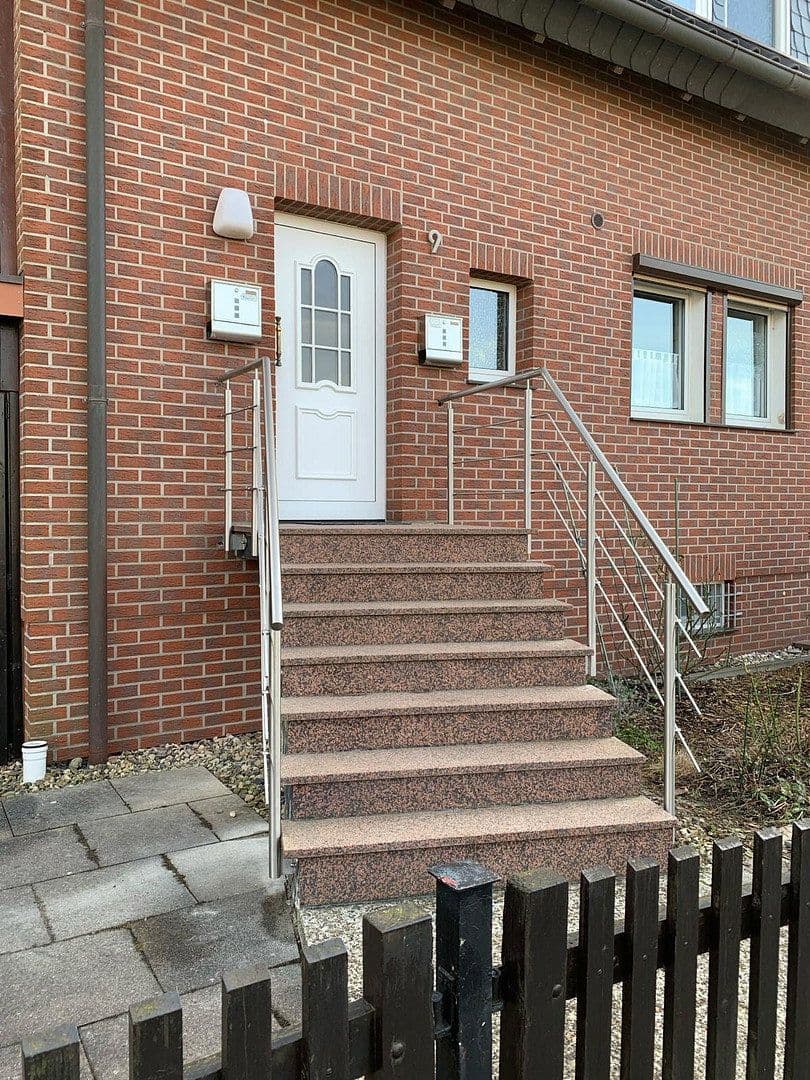 Prenájom bytu 4-izbový 80 m², Sehnde, Dolné Sasko Prenájom bytu 4-izbový 80 m², Sehnde, Dolné Sasko
