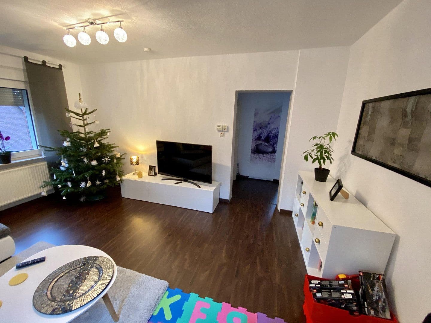 Prenájom bytu 4-izbový 80 m², Sehnde, Dolné Sasko Prenájom bytu 4-izbový 80 m², Sehnde, Dolné Sasko