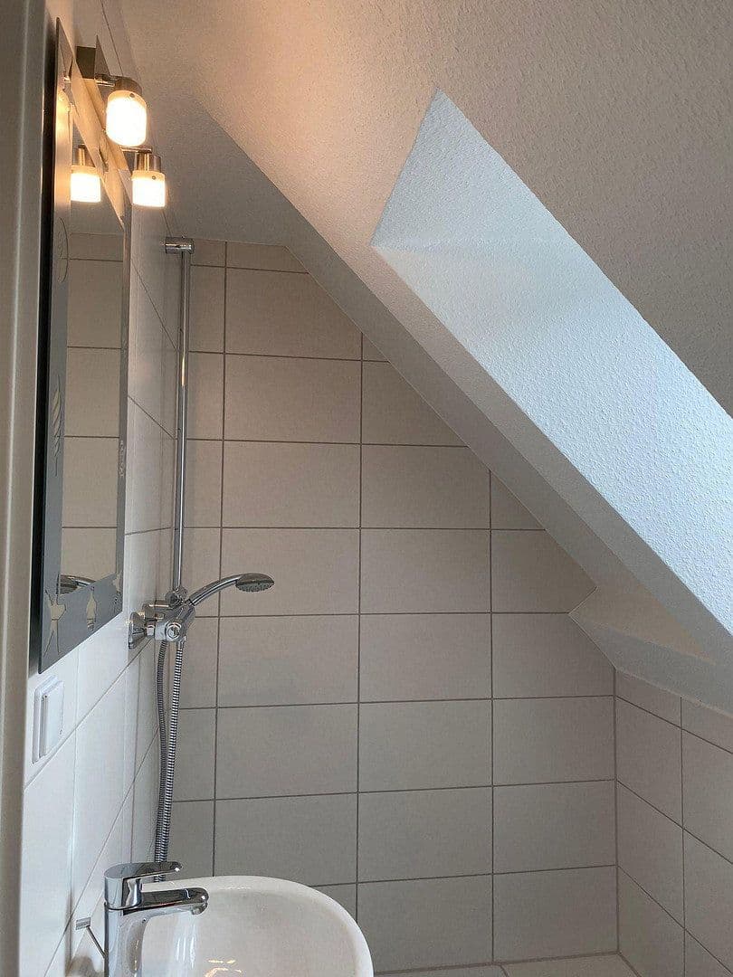 Prenájom bytu 4-izbový 80 m², Sehnde, Dolné Sasko Prenájom bytu 4-izbový 80 m², Sehnde, Dolné Sasko