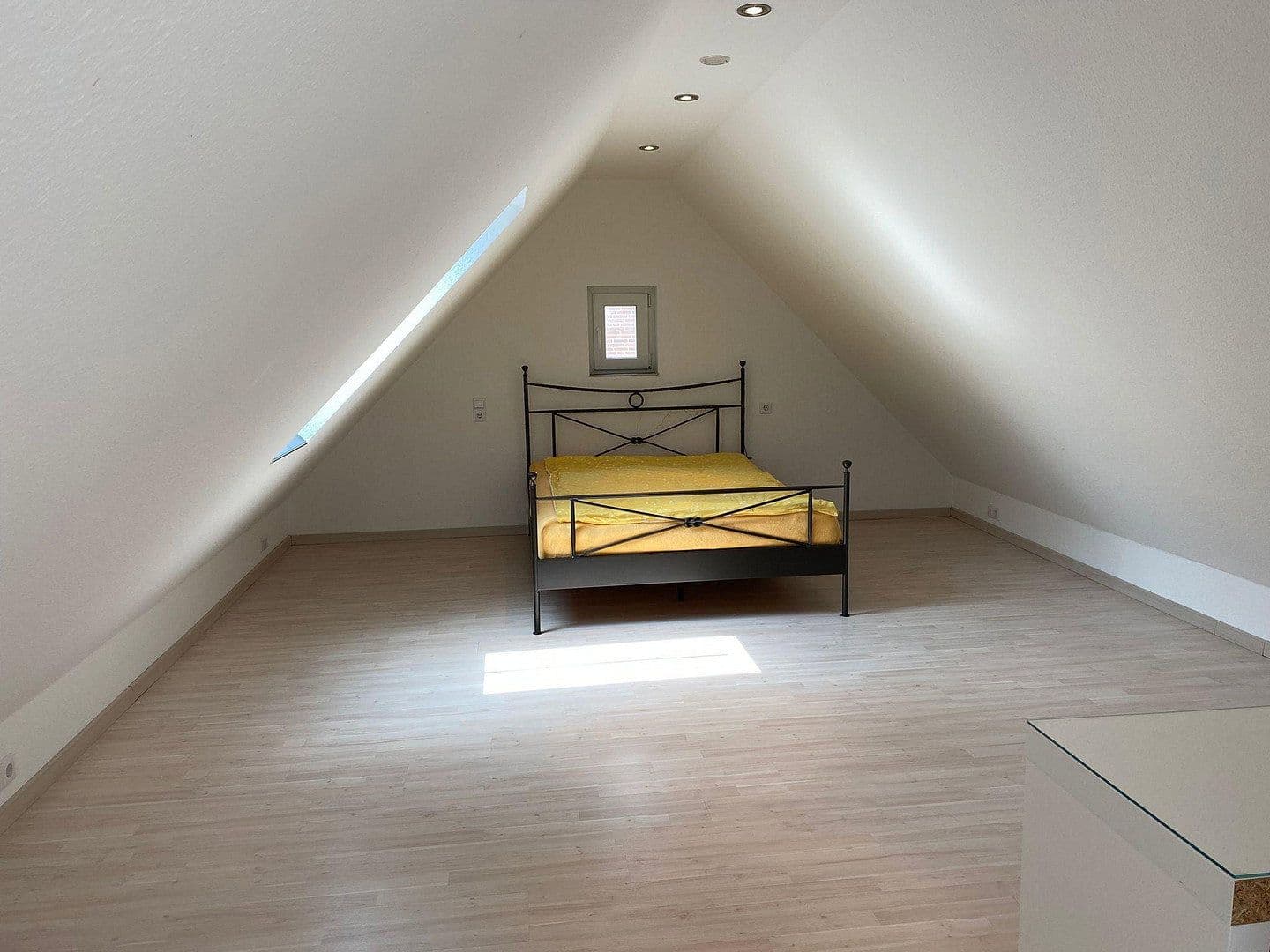 Prenájom bytu 4-izbový 80 m², Sehnde, Dolné Sasko Prenájom bytu 4-izbový 80 m², Sehnde, Dolné Sasko