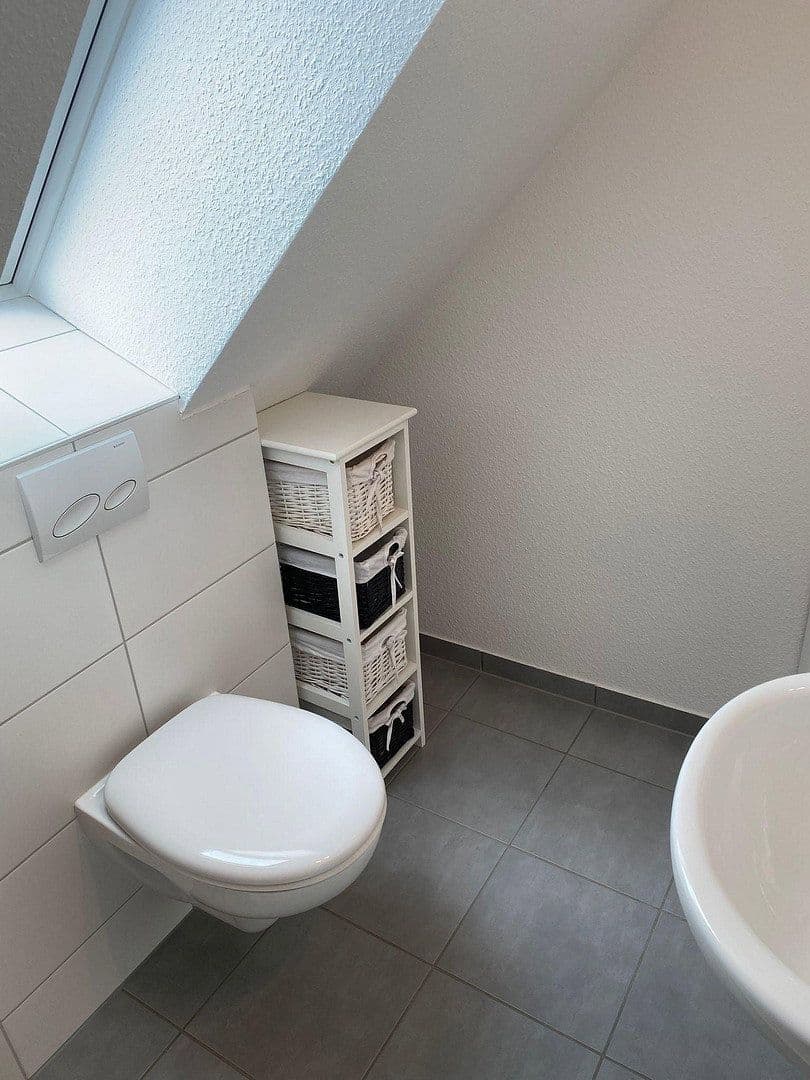 Prenájom bytu 4-izbový 80 m², Sehnde, Dolné Sasko Prenájom bytu 4-izbový 80 m², Sehnde, Dolné Sasko