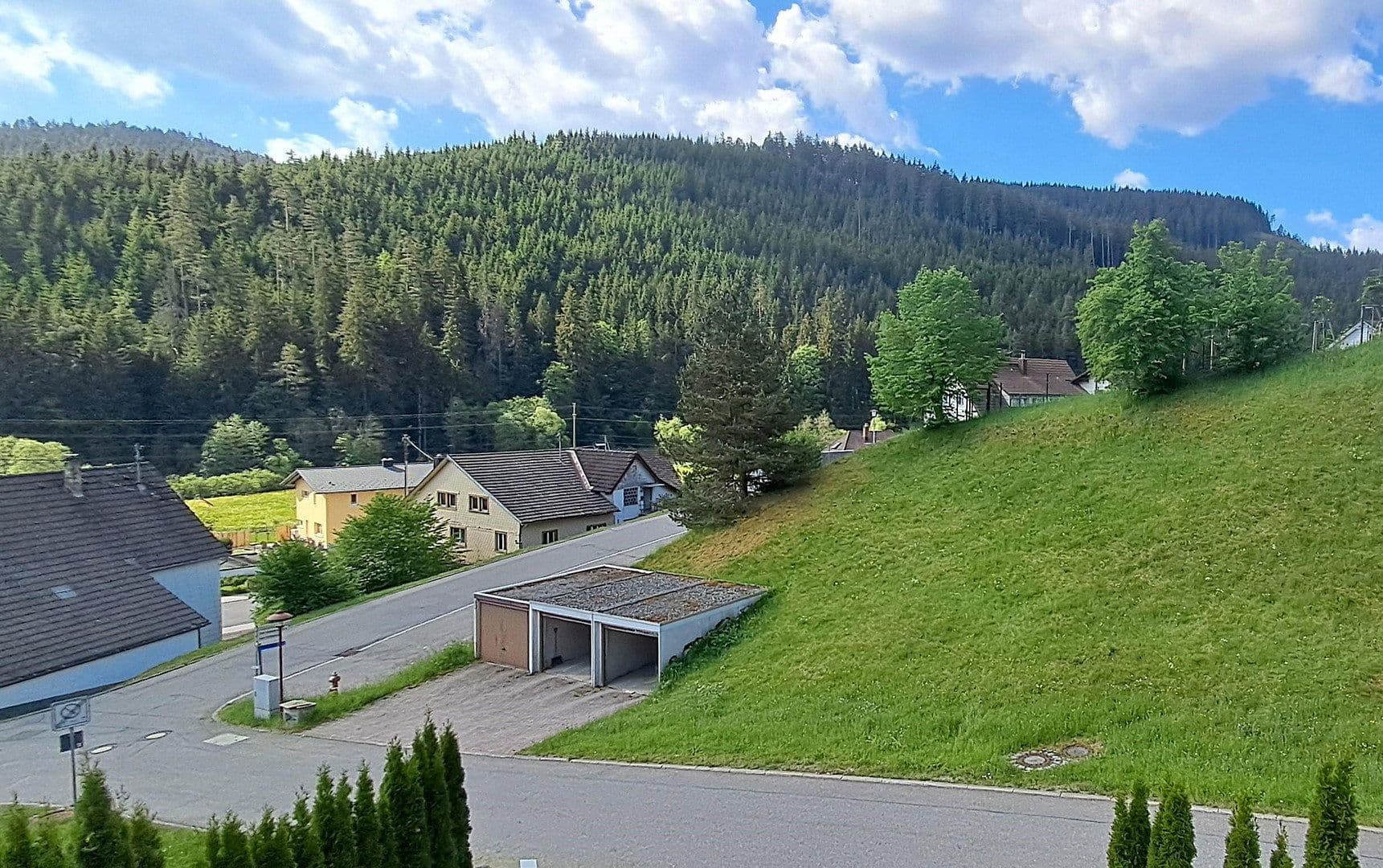 Predaj domu 185 m², pozemok 508 m², Talblick 2, Vöhrenbach, Bádensko-Wurttembersko Predaj domu 185 m², pozemok 508 m², Talblick 2, Vöhrenbach, Bádensko-Wurttembersko