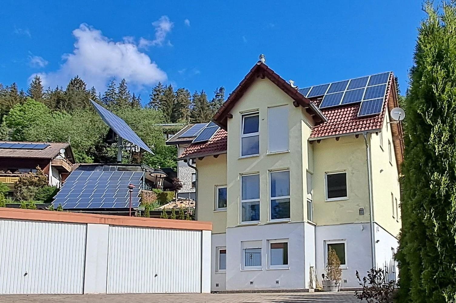 Predaj domu 185 m², pozemok 508 m², Talblick 2, Vöhrenbach, Bádensko-Wurttembersko Predaj domu 185 m², pozemok 508 m², Talblick 2, Vöhrenbach, Bádensko-Wurttembersko