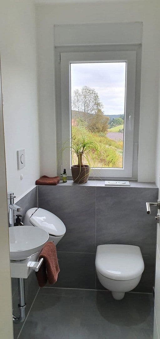 Predaj domu 185 m², pozemok 508 m², Talblick 2, Vöhrenbach, Bádensko-Wurttembersko Predaj domu 185 m², pozemok 508 m², Talblick 2, Vöhrenbach, Bádensko-Wurttembersko