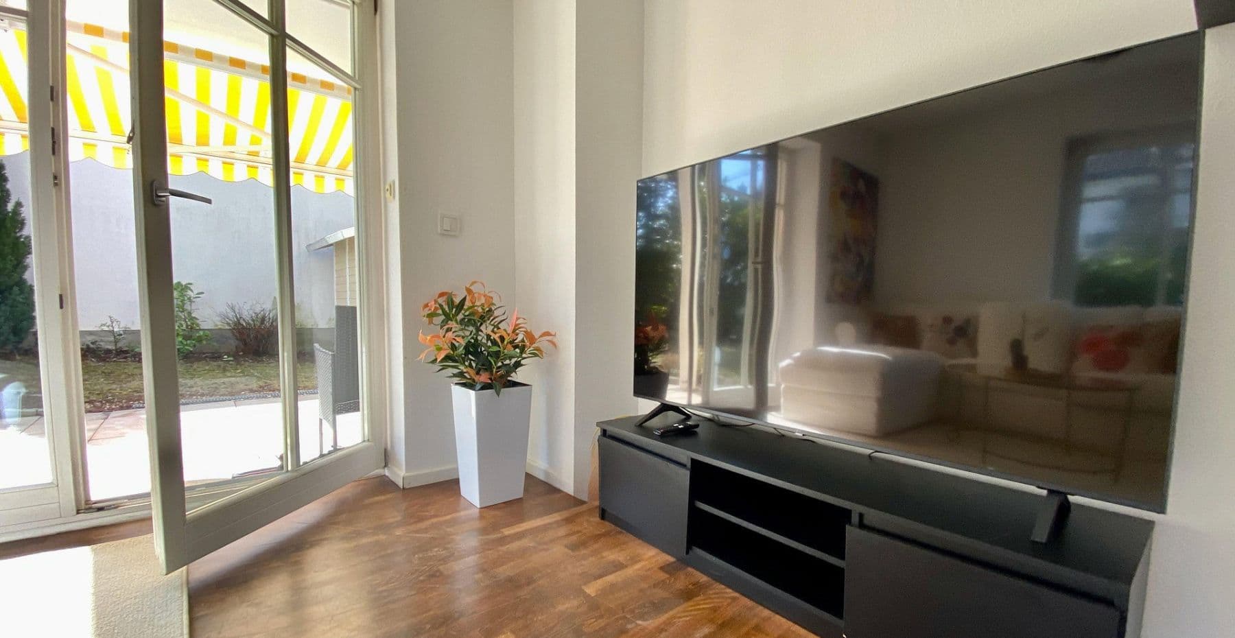Prenájom bytu 3-izbový 90 m², München, Bavorsko Prenájom bytu 3-izbový 90 m², München, Bavorsko