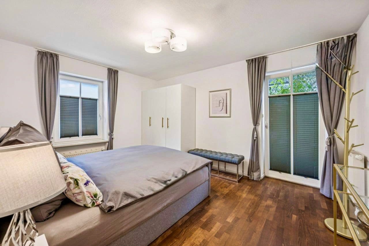 Prenájom bytu 3-izbový 90 m², München, Bavorsko Prenájom bytu 3-izbový 90 m², München, Bavorsko