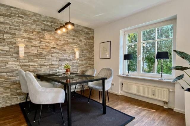 Prenájom bytu 3-izbový 90 m², München, Bavorsko Prenájom bytu 3-izbový 90 m², München, Bavorsko