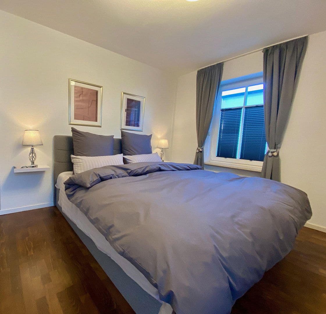 Prenájom bytu 3-izbový 90 m², München, Bavorsko Prenájom bytu 3-izbový 90 m², München, Bavorsko
