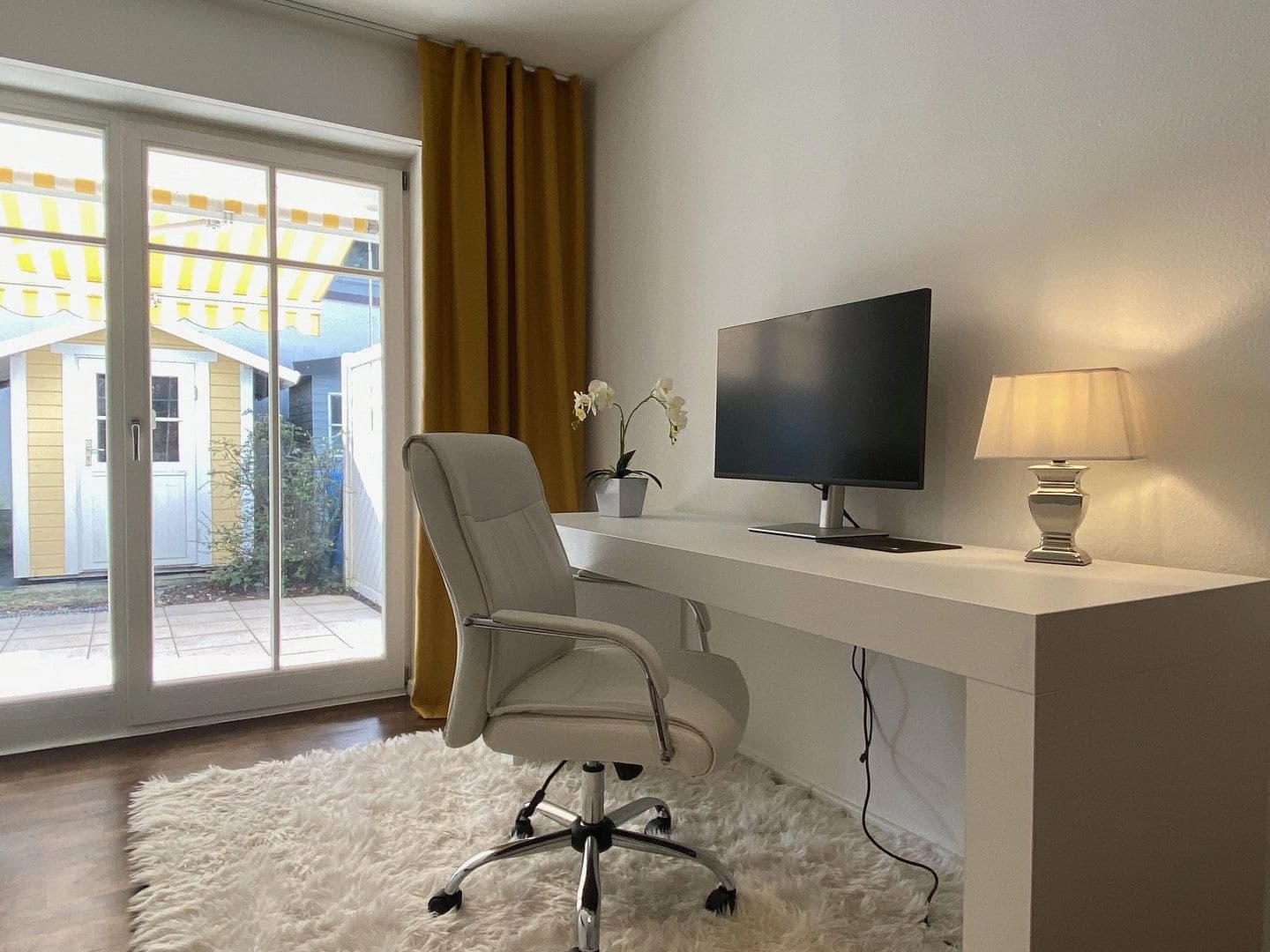Prenájom bytu 3-izbový 90 m², München, Bavorsko Prenájom bytu 3-izbový 90 m², München, Bavorsko