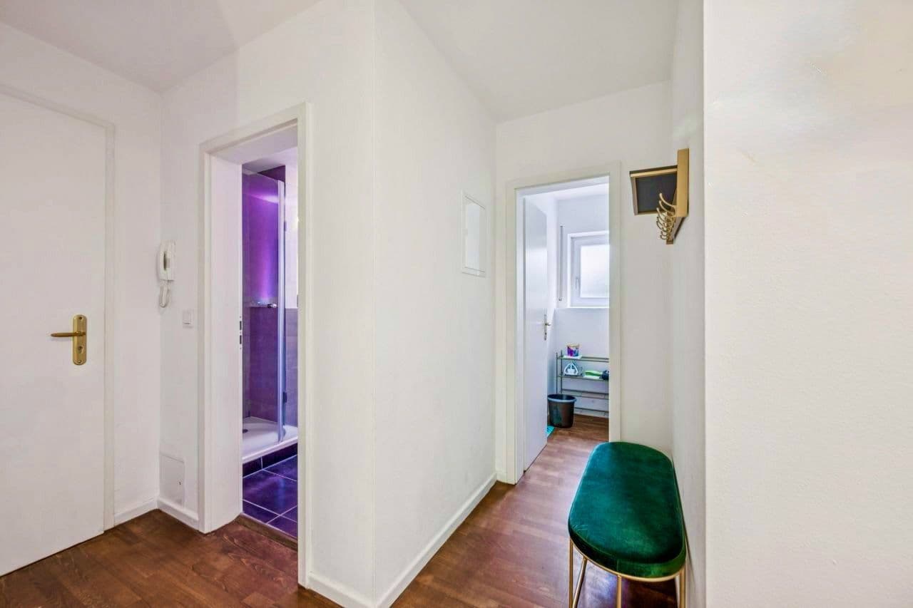 Prenájom bytu 3-izbový 90 m², München, Bavorsko Prenájom bytu 3-izbový 90 m², München, Bavorsko