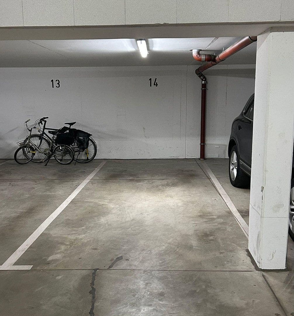 Prenájom bytu 3-izbový 115 m², Köln, Severné Porýnie - Westfálsko Prenájom bytu 3-izbový 115 m², Köln, Severné Porýnie - Westfálsko
