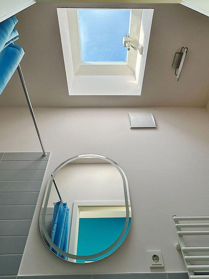 Prenájom bytu 3-izbový 115 m², Köln, Severné Porýnie - Westfálsko Prenájom bytu 3-izbový 115 m², Köln, Severné Porýnie - Westfálsko