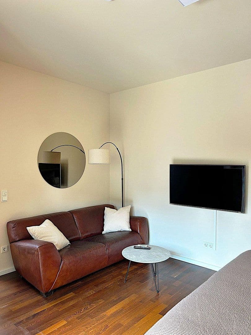 Prenájom bytu 3-izbový 115 m², Köln, Severné Porýnie - Westfálsko Prenájom bytu 3-izbový 115 m², Köln, Severné Porýnie - Westfálsko