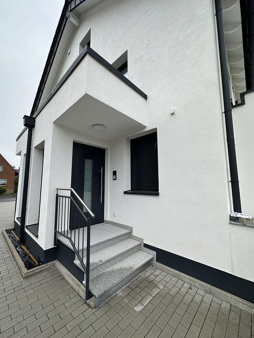 Prenájom bytu 4-izbový 116 m², Bachstraße 10, Bergheim, Severné Porýnie - Westfálsko Prenájom bytu 4-izbový 116 m², Bachstraße 10, Bergheim, Severné Porýnie - Westfálsko